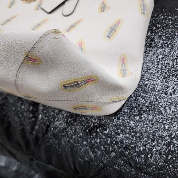 Coach Limited edition lipstick coach shoulder tote - Picture 6 of 12